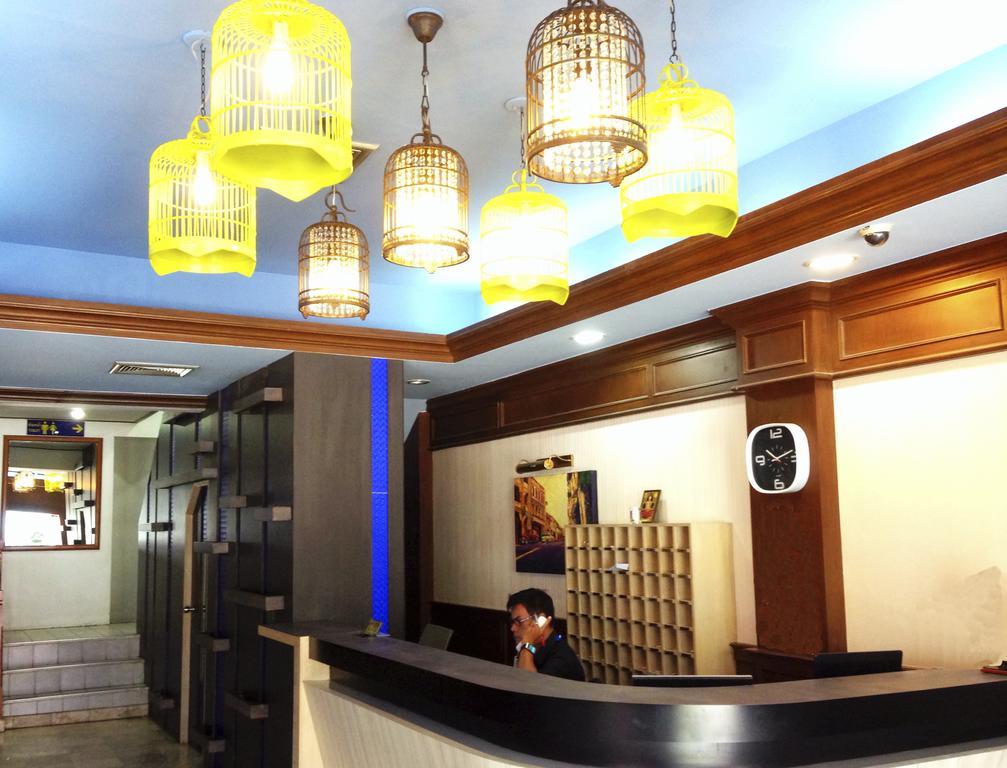 Rattana Mansion Hotel Phuket Екстериор снимка