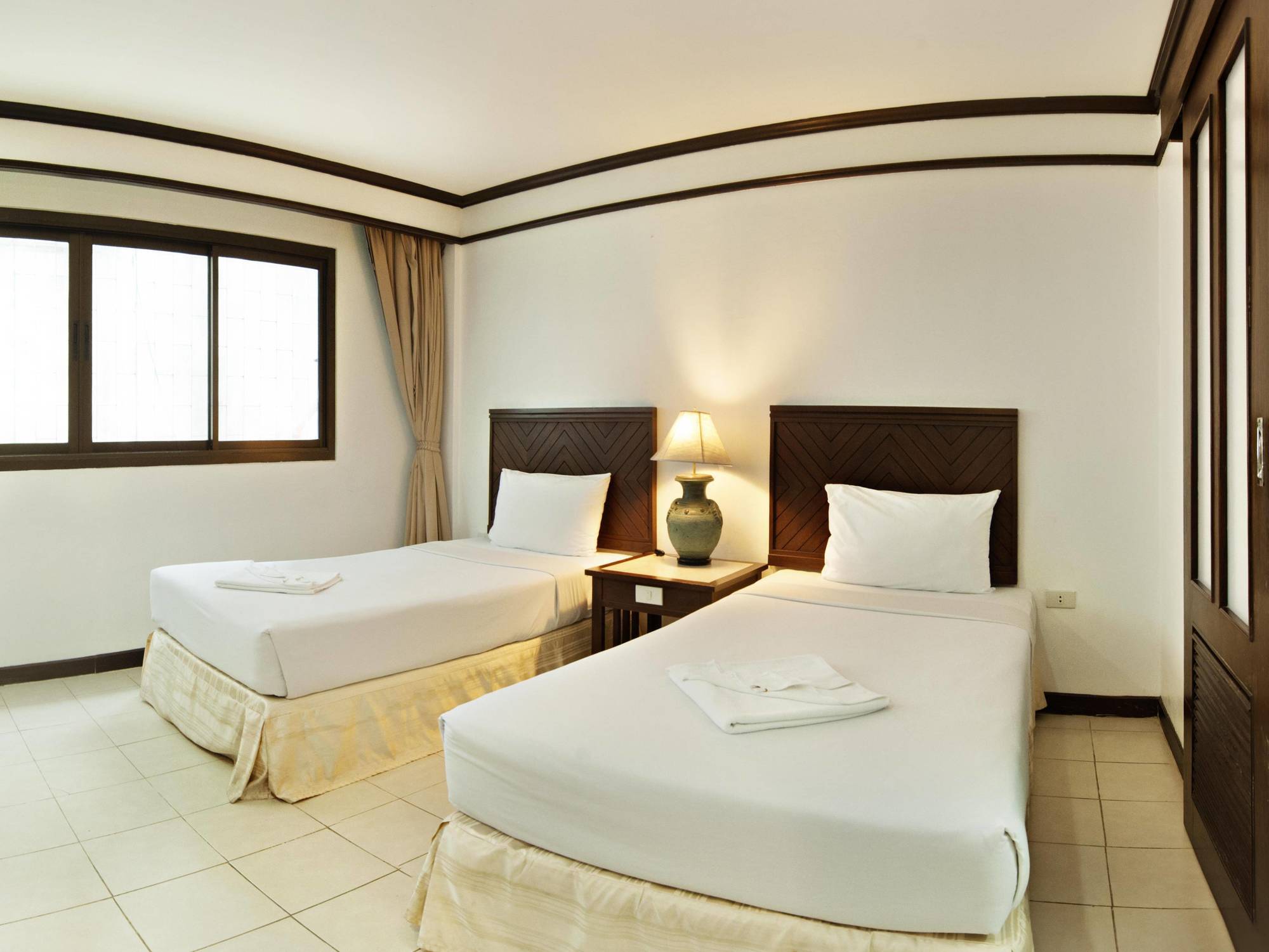 Rattana Mansion Hotel Phuket Екстериор снимка