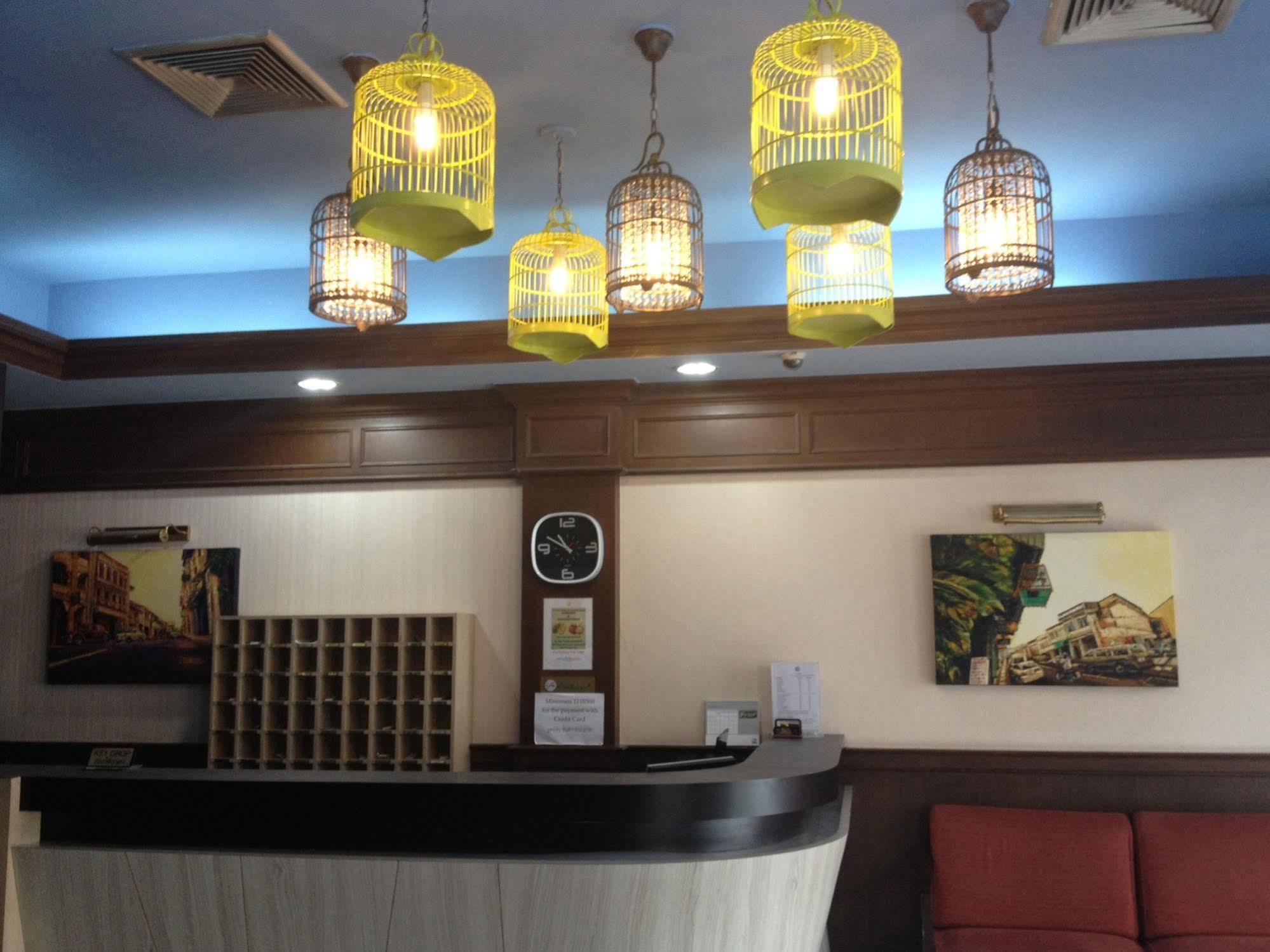 Rattana Mansion Hotel Phuket Екстериор снимка
