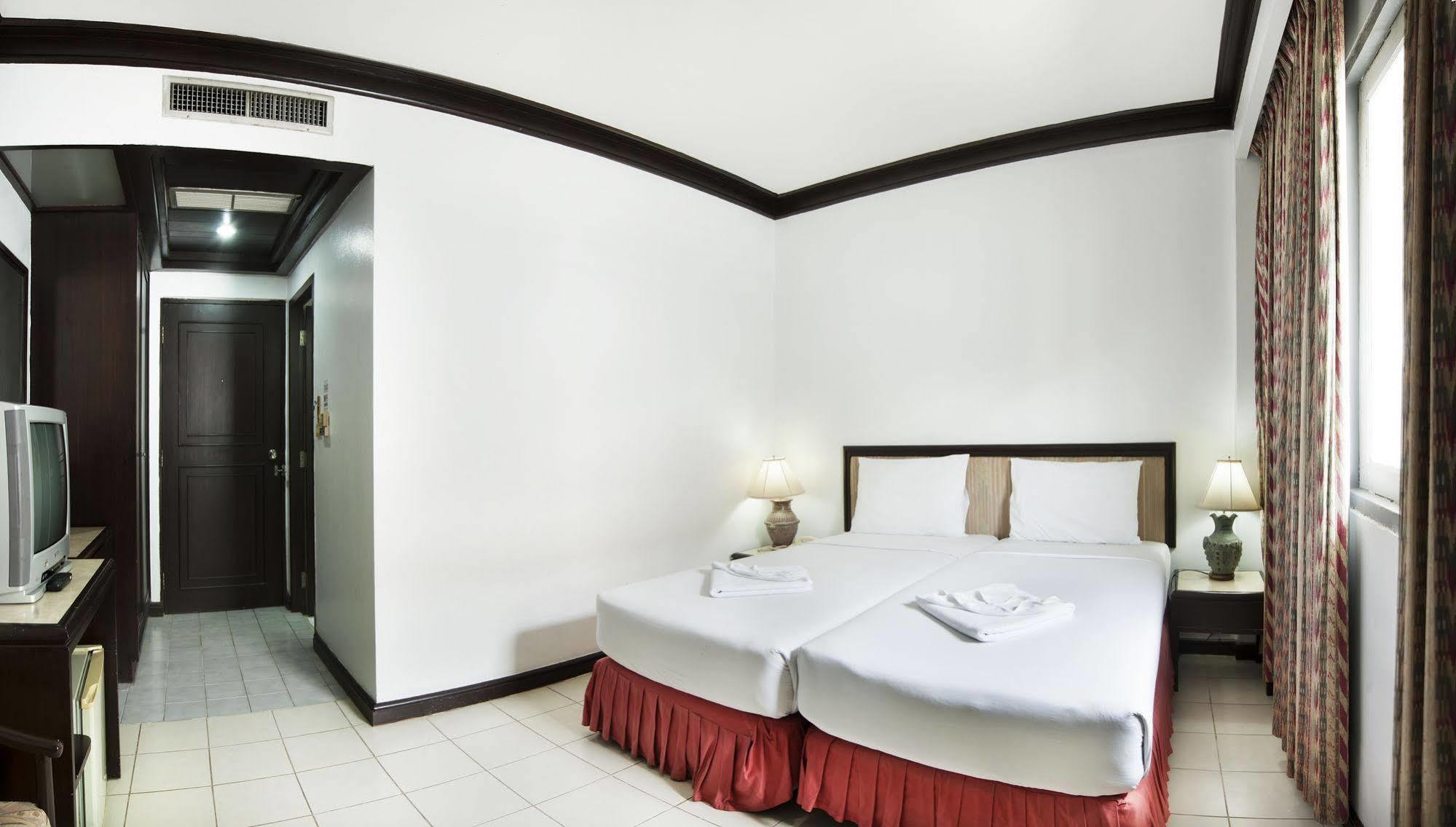 Rattana Mansion Hotel Phuket Екстериор снимка
